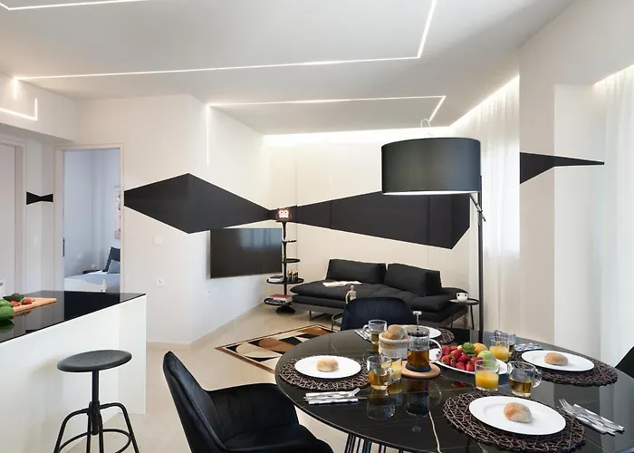 The H Experience - Stylish 2Bd Apt With Balcony In Heraklion Center