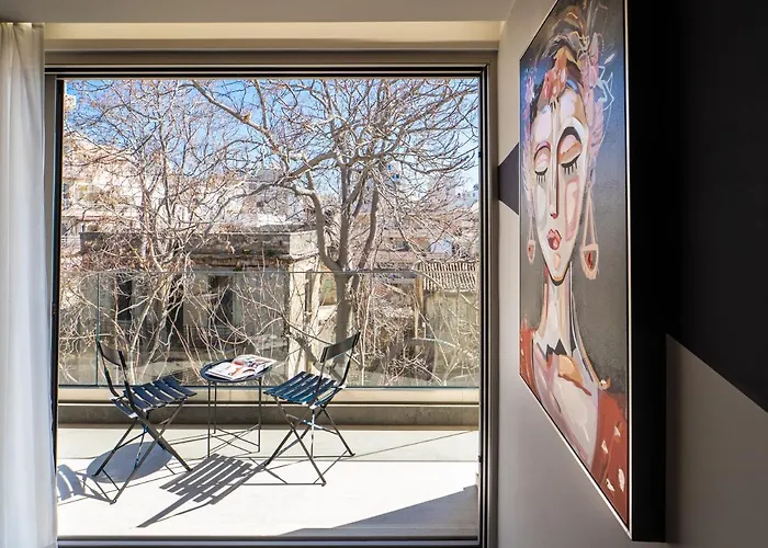 The H Experience - Stylish 2Bd Apt With Balcony In Heraklion Center