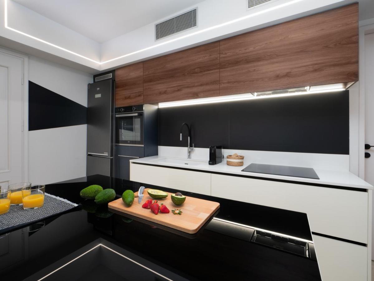 The H Experience - Stylish 2bd With Balcony In Center Apartment